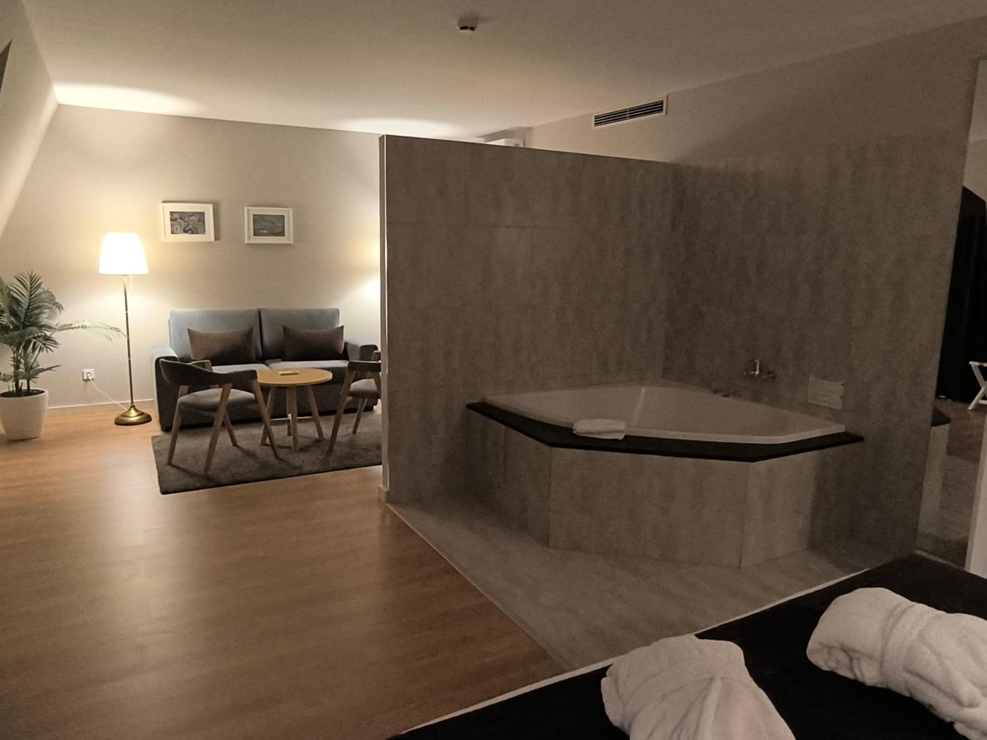 Douro Marina Hotel & Spa Ресенде Екстериор снимка
