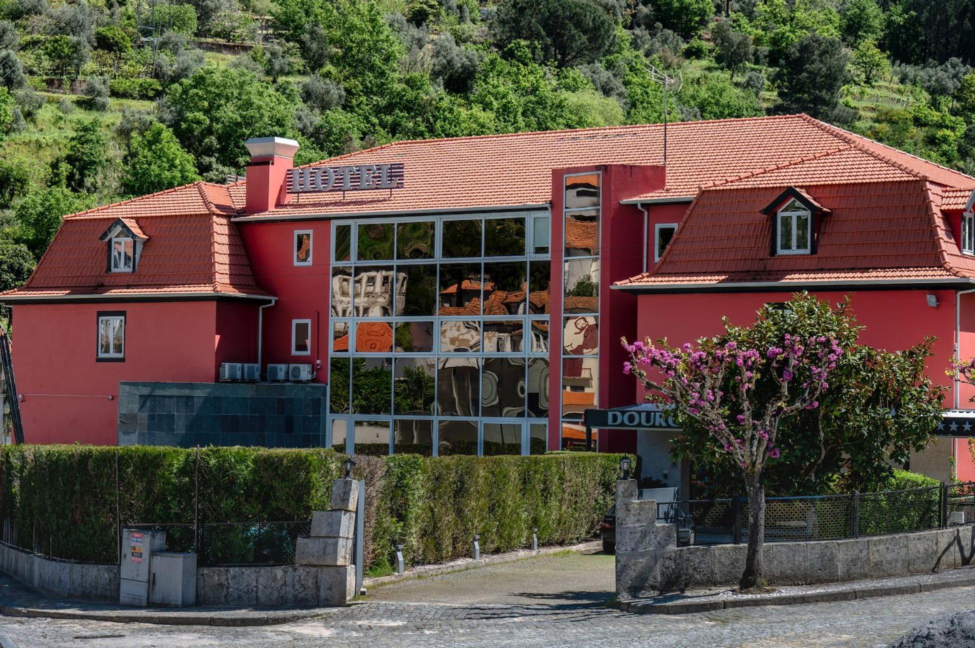 Douro Marina Hotel & Spa Ресенде Екстериор снимка