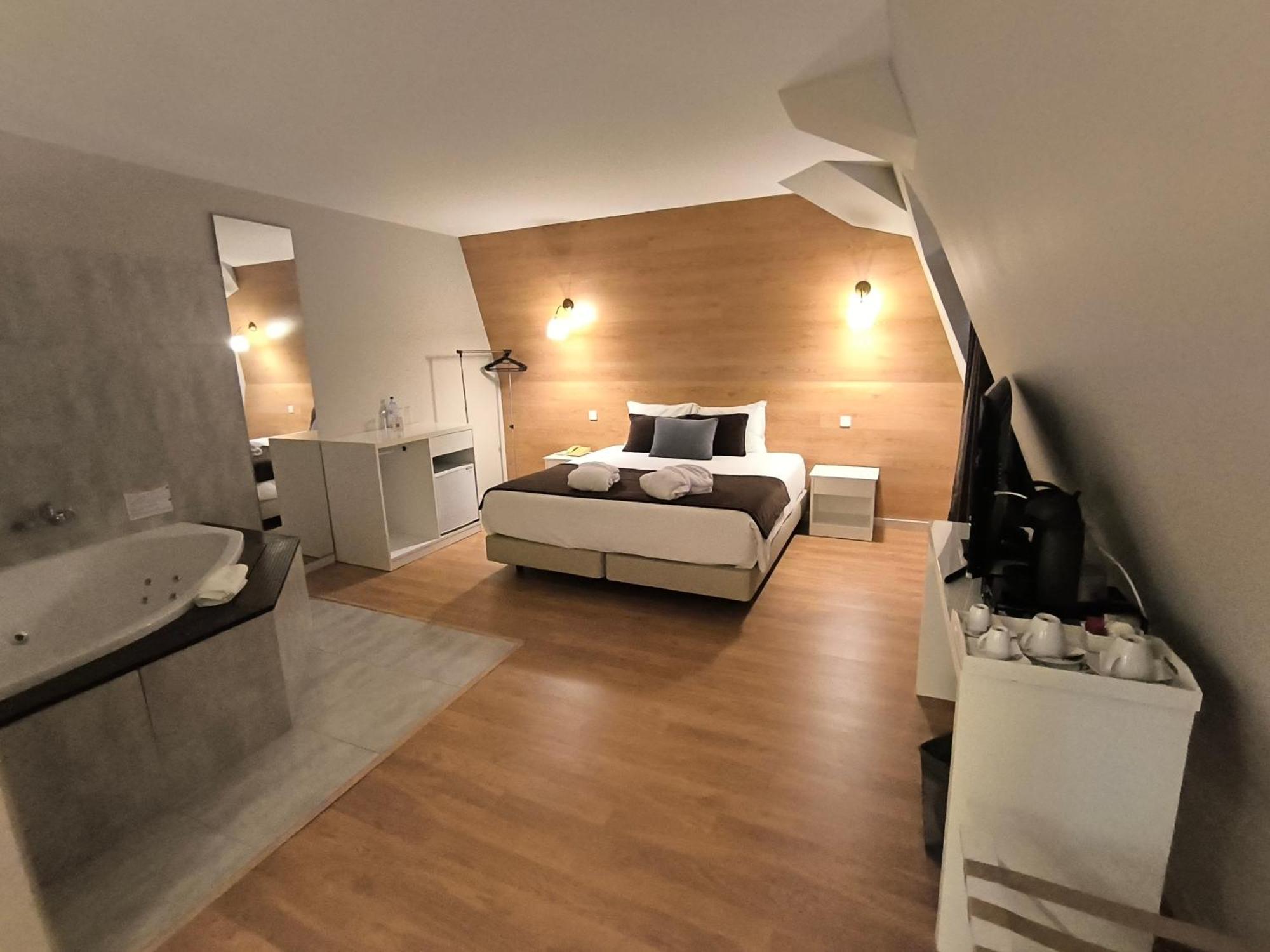 Douro Marina Hotel & Spa Ресенде Екстериор снимка