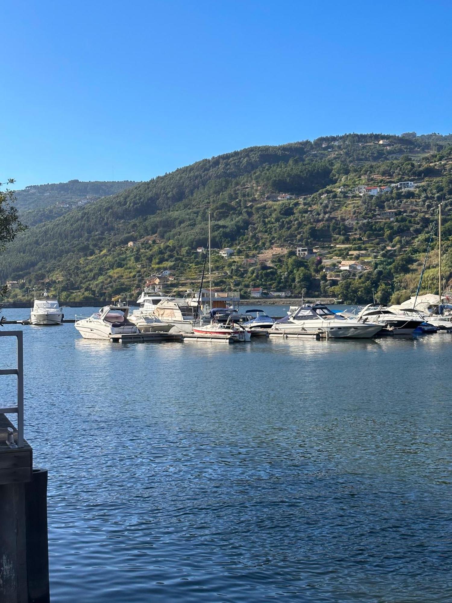 Douro Marina Hotel & Spa Ресенде Екстериор снимка
