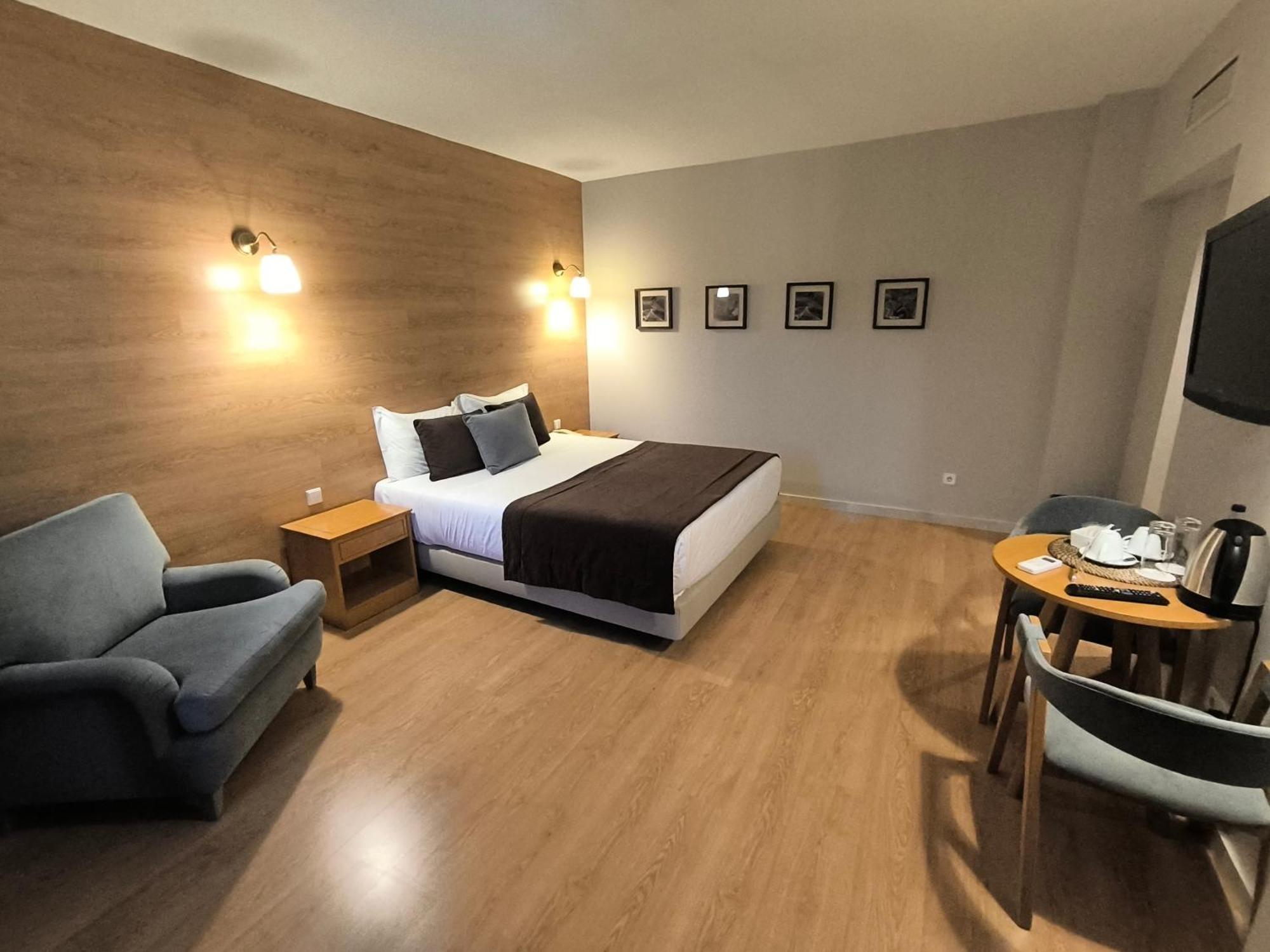 Douro Marina Hotel & Spa Ресенде Екстериор снимка